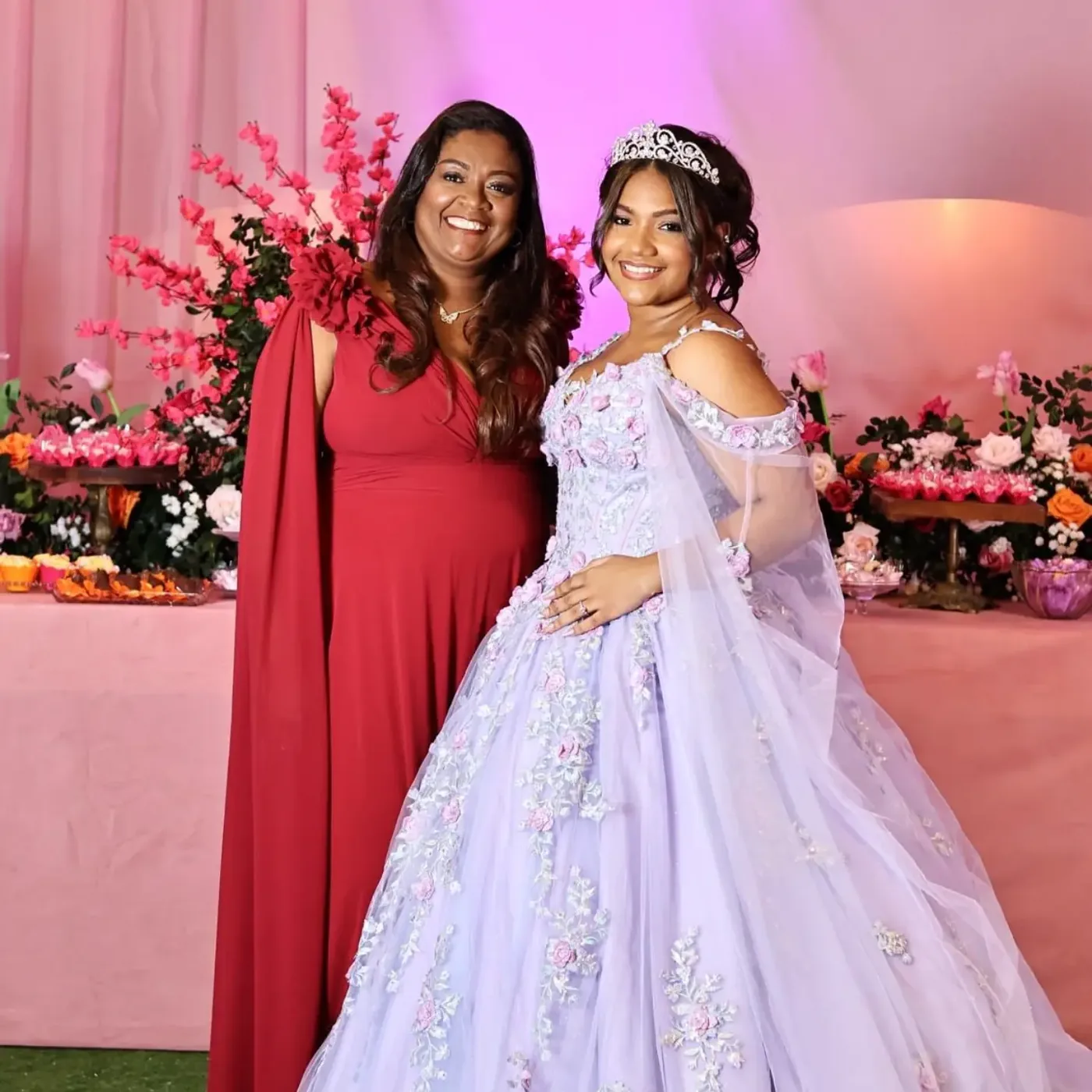 Debutante e mãe, lado a lado